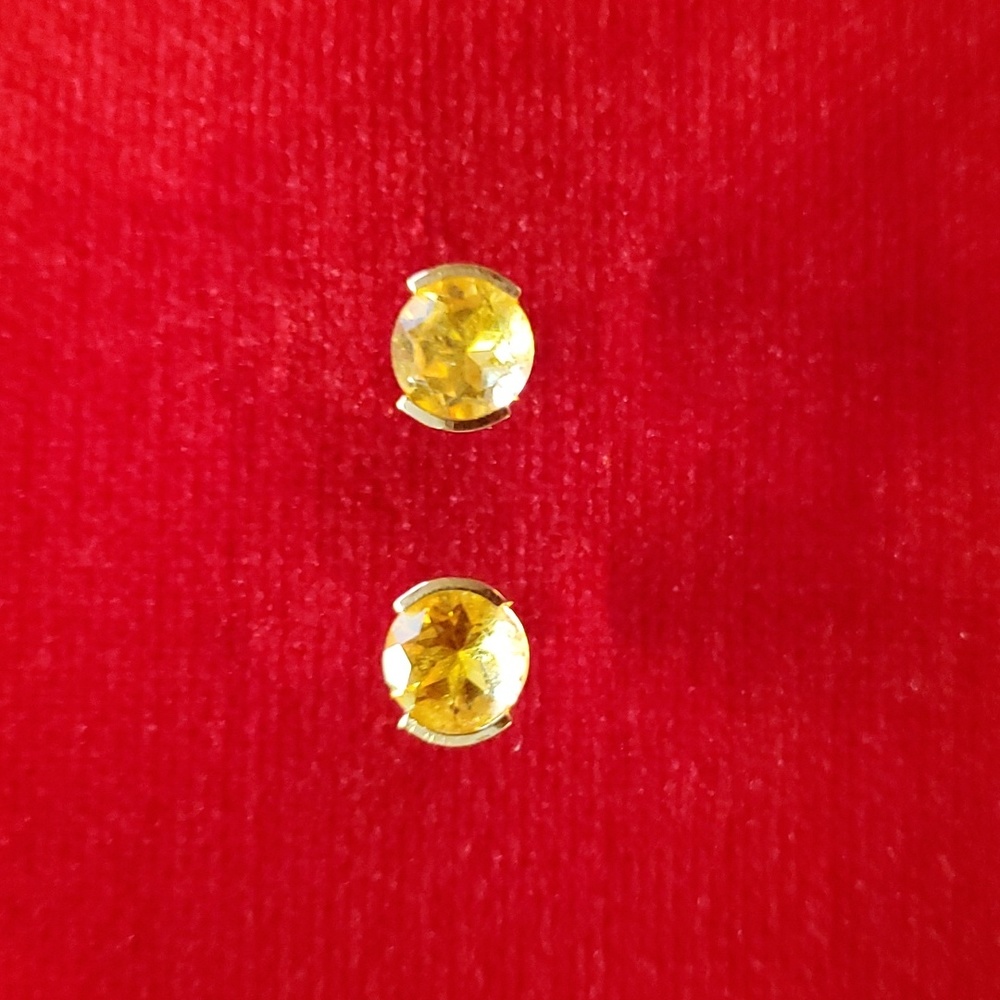 Citrine 2ctw 14K Yellow Gold Stud Earrings - Picture 2 of 13